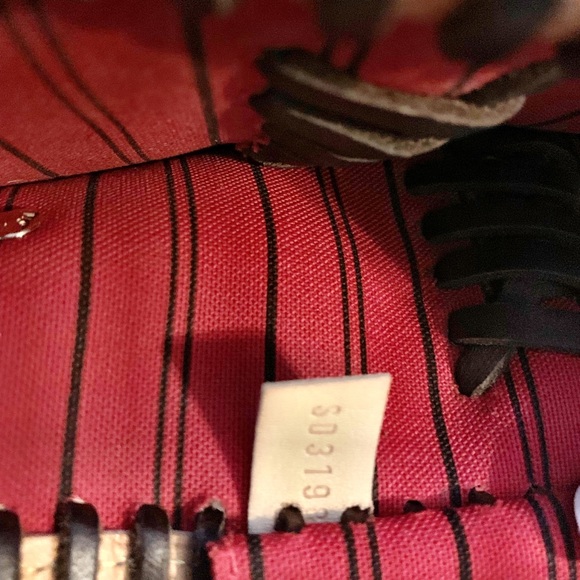 Louis Vuitton Never Full - Picture 3 of 3